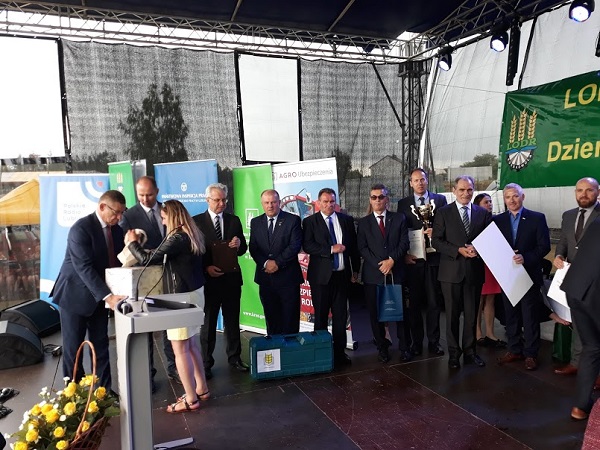 foto: Nagrody wręczali również przedstawiciele instytucji współorganizujących konkurs