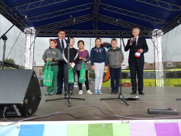 Węgrów wręczenie nagród uczestnikom konkursu KRUS dla dzieci