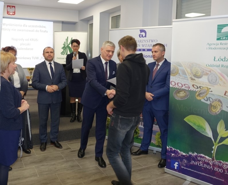 gratulacje dla laureatów