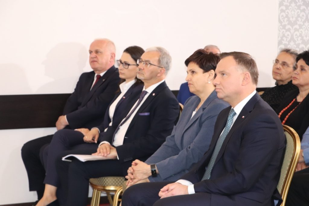 I rząd: Prezydent RP A. Duda, Min. H. Szymańska, Min.J.Kwieciński, Min. M. Golińska, Wojewoda Lubuski W. Dajczak II rząd: Wojewódzka Lekarz Weterynarii Z. Batorczak, Dyrektor OR KRUS B. Ronowicz
