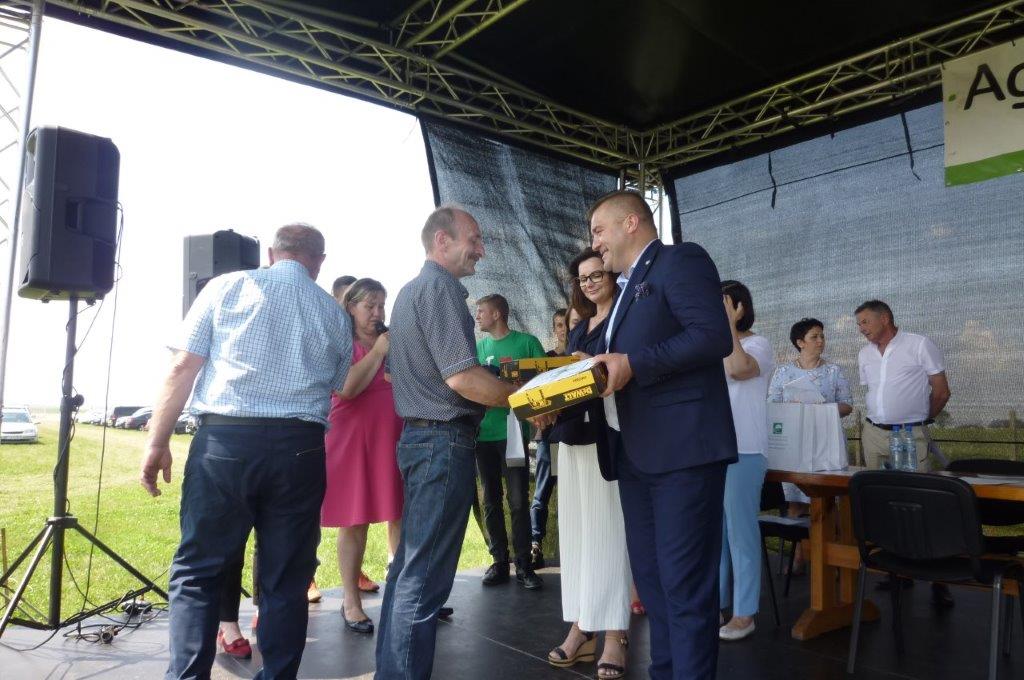 Wręczenie nagród w konkursie wiedzy o bhp dla uczniów szkół rolniczych