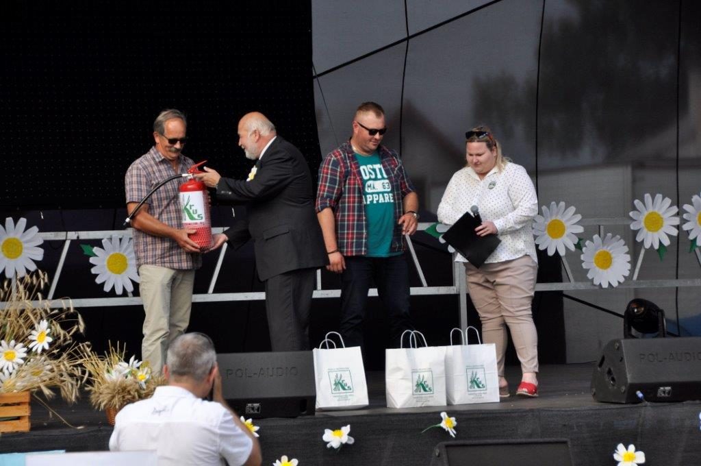 Nagrody rolnikom wręczał Dyrektor OR KRUS w Olsztynie Pan Henryk Żuchowski.