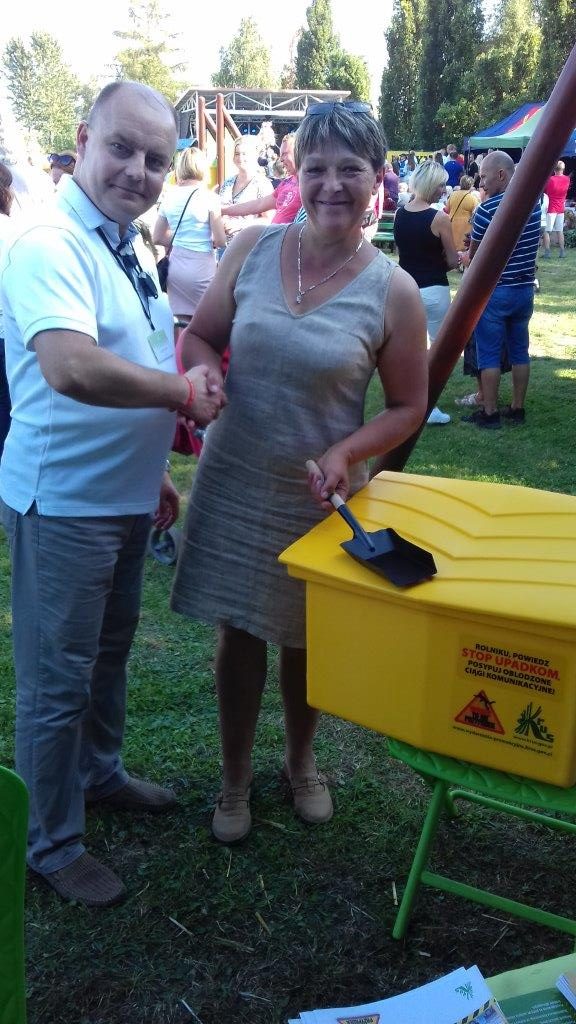 nagrody wręczał Kierownik Placówki Terenowej KRUS w Pasłęku - Pan Andrzej Głuszyk