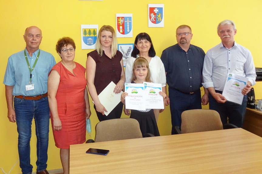 Nagrodę za zajęcie drugiego miejsca odebrała Karolina Zygmunt ze Szkoły Podstawowej w Lubatówce