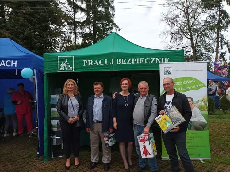 Stoisko informacyjne KRUS - laureaci konkursu dla rolników „Pracuj bezpiecznie!”