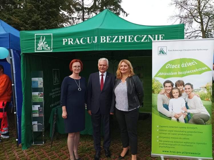 Stoisko informacyjne KRUS - pracownicy Placówki Terenowej w Sokołowie Podlaskim