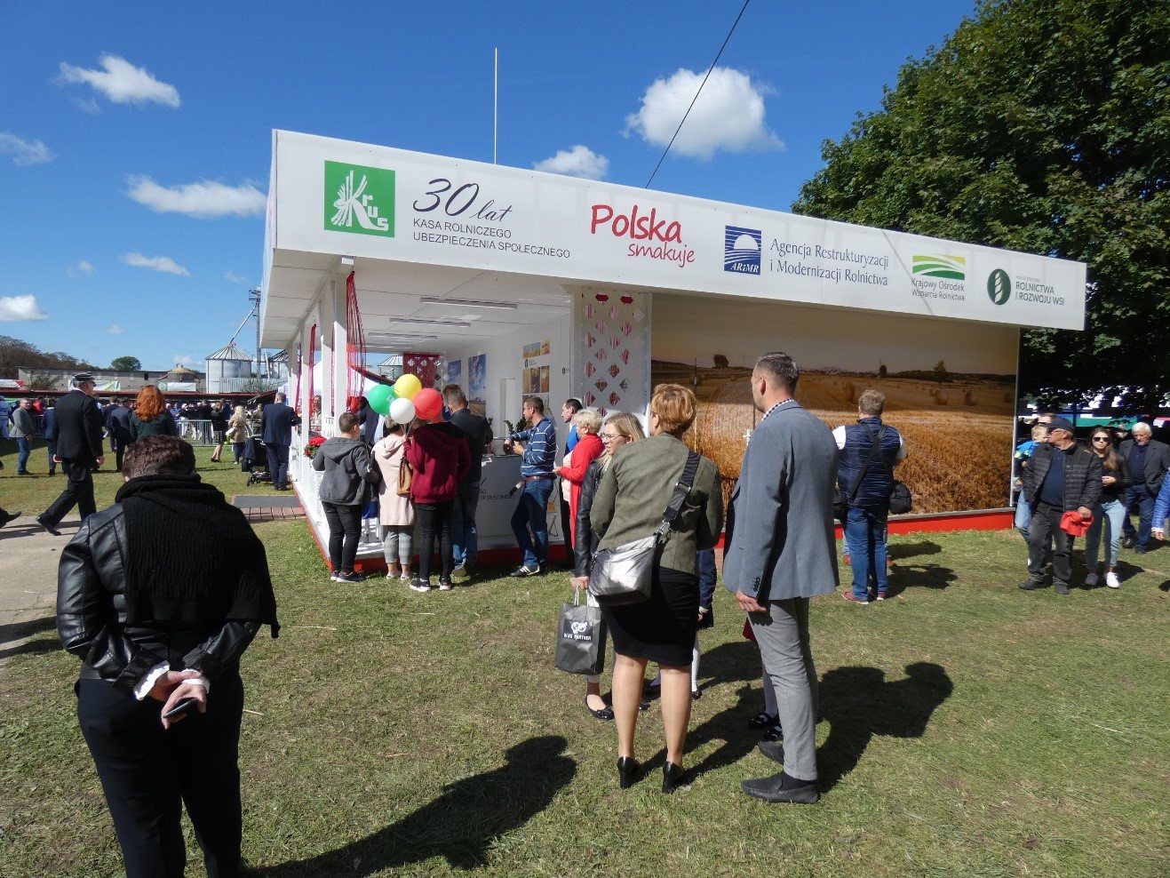 Stoisko informacyjno-promocyjne Ministerstwa Rolnictwa i Rozwoju Wsi, Krajowego Ośrodka Wsparcia Rolnictwa, Kasy Rolniczego Ubezpieczenia Społecznego oraz Agencji Restrukturyzacji i Modernizacji Rolnictwa.