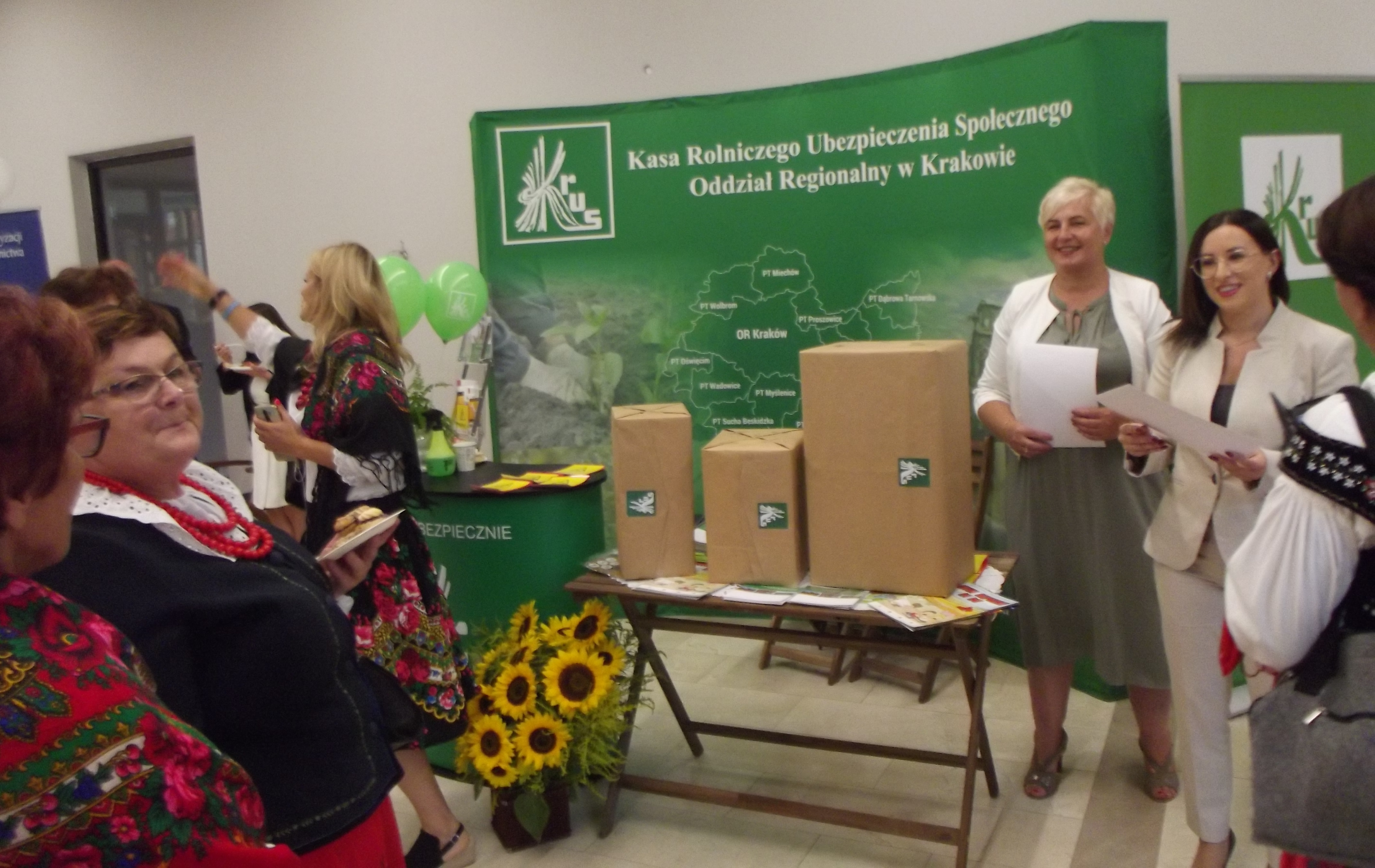Stoisko informacyjne OR KRUS w Krakowie podczas 40-lecia NSZZRI ,,Solidarność”