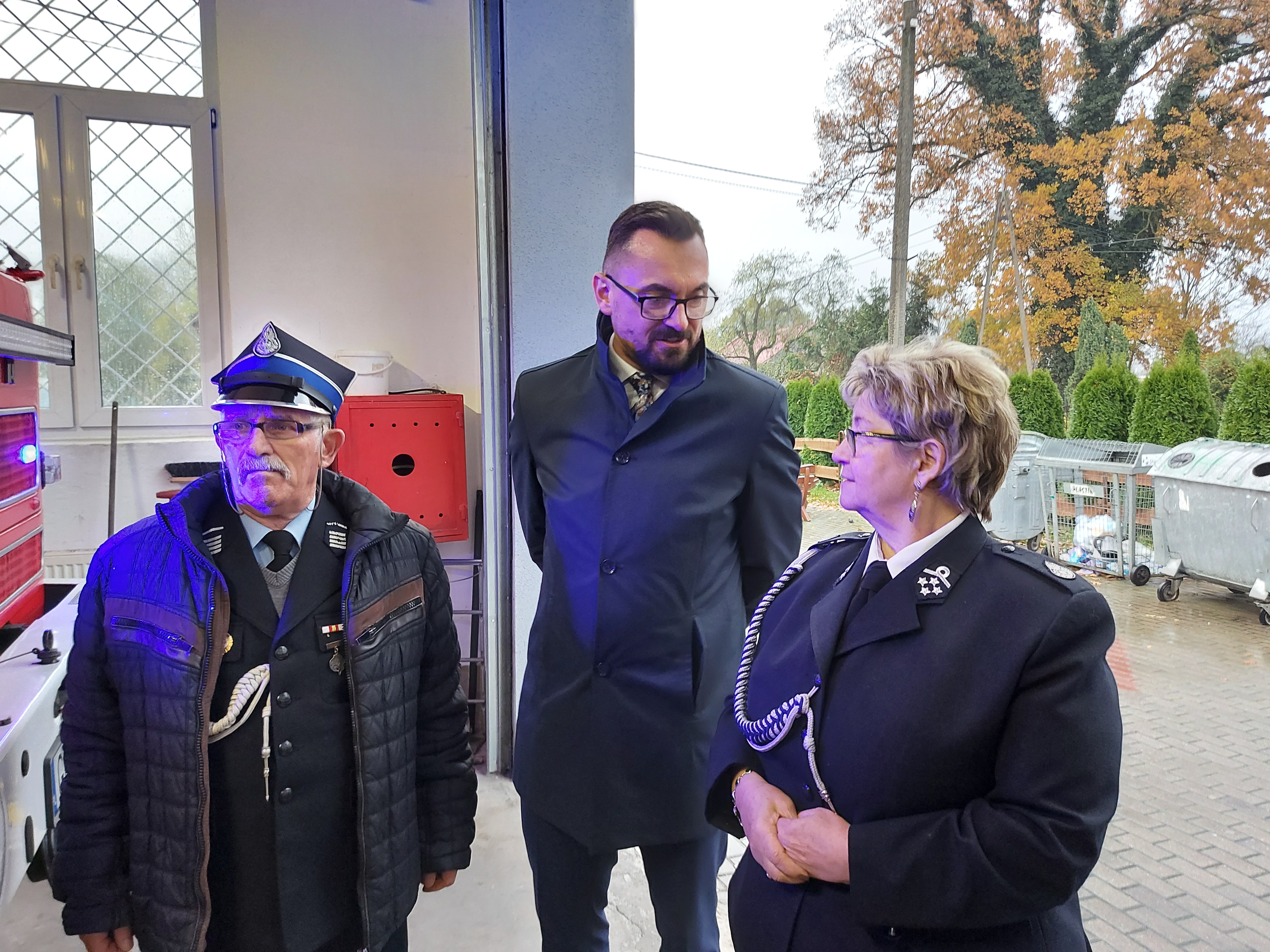 Wręczenie zestawu ratownictwa przedlekarskiego jednostce OSP w Kończewicach