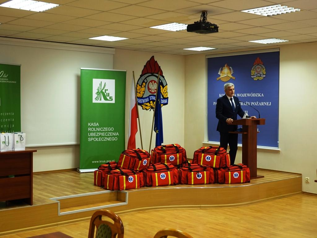 Wręczenie zestawów ratownictwa przedmedycznego jednostkom OSP z terenu województwa łódzkiego