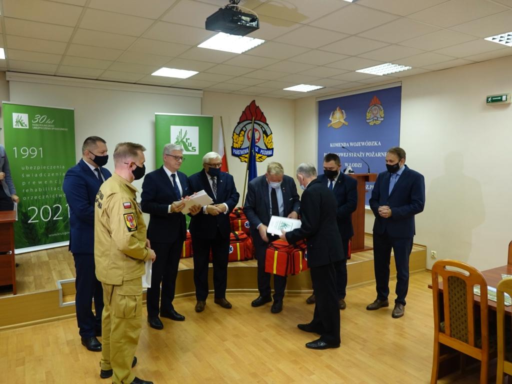 Wręczenie zestawów ratownictwa przedmedycznego jednostkom OSP z terenu województwa łódzkiego