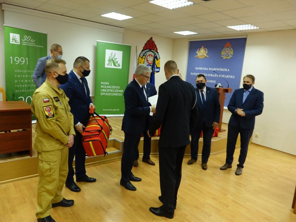 Wręczenie zestawów ratownictwa przedmedycznego jednostkom OSP z terenu województwa łódzkiego