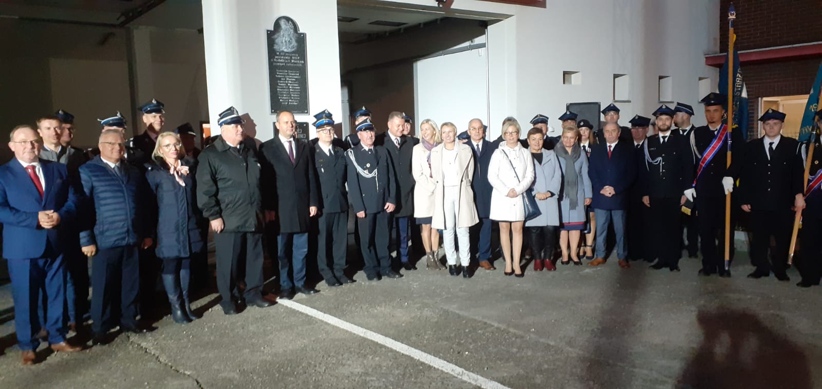 Przekazanie zestawu ratownictwa przedlekarskiego podczas obchodów Jubileuszu 75-lecia OSP w Nadolicach Wielkich 2