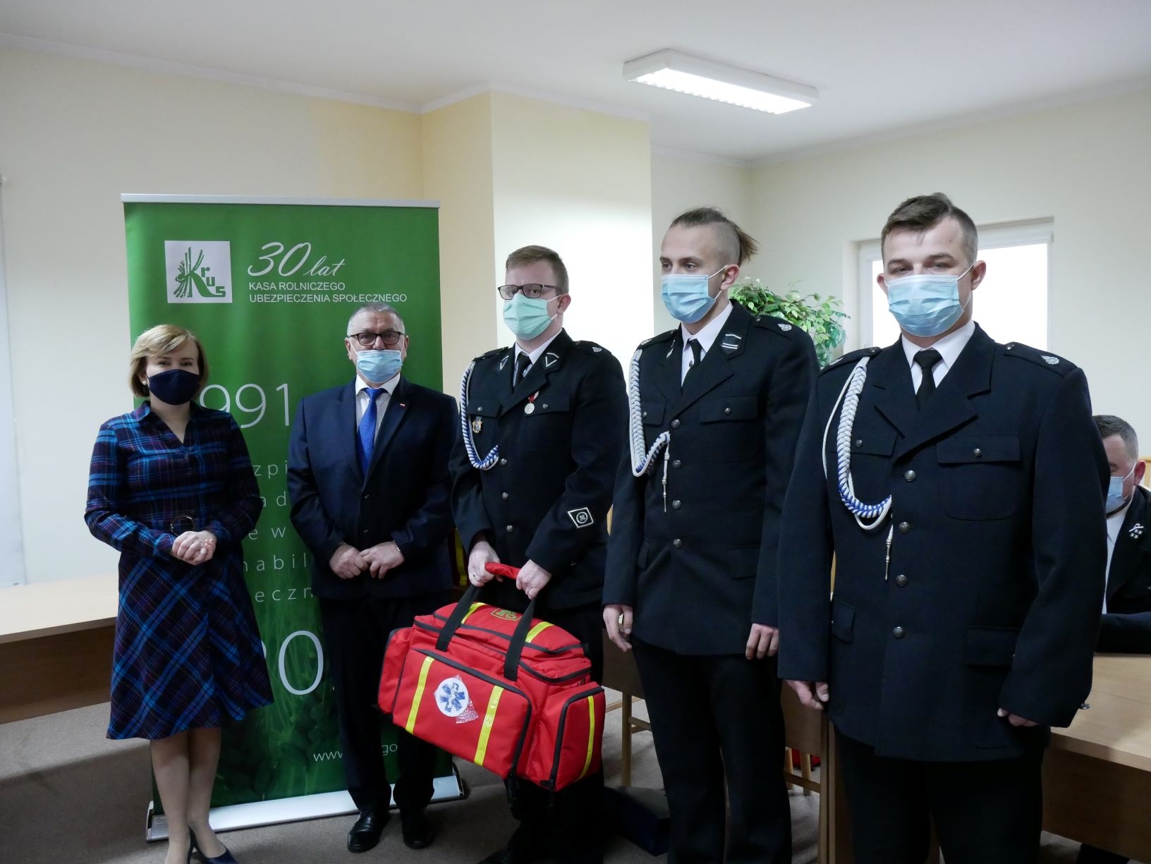 Wręczenie zestawów ratownictwa przedmedycznego Ochotniczym Strażom Pożarnym z województwa świętokrzyskiego