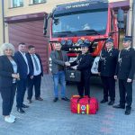 Przekazanie torby ratownictwa przedlekarskiego OSP w Wierzbnie