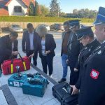 Przekazanie torby ratownictwa przedlekarskiego OSP w Wierzbnie