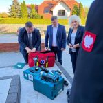 Przekazanie torby ratownictwa przedlekarskiego OSP w Wierzbnie