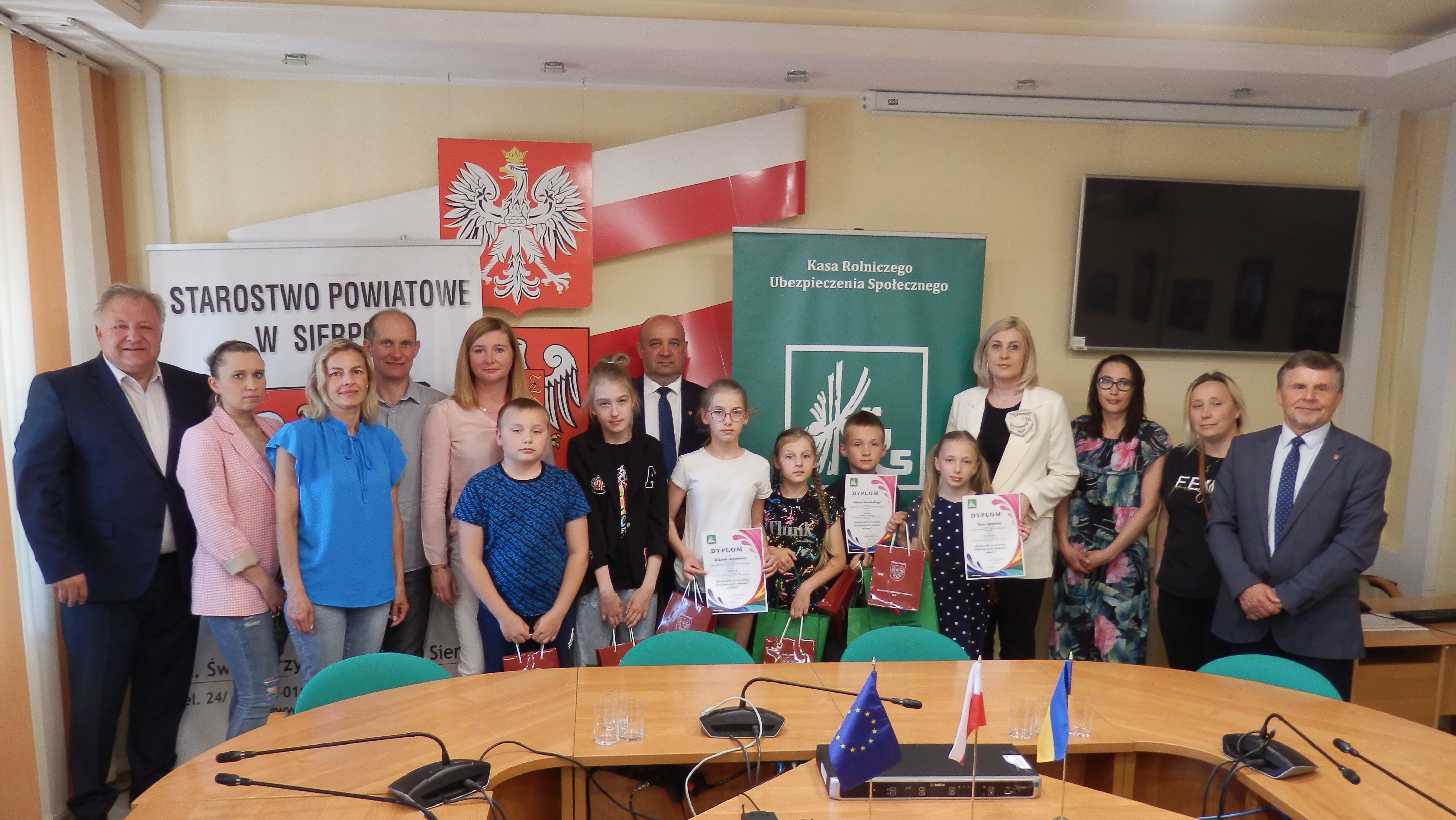Uroczyste wręczenie nagród laureatom regionalnego etapu XIII Ogólnopolskiego Konkursu Plastycznego KRUS dla dzieci